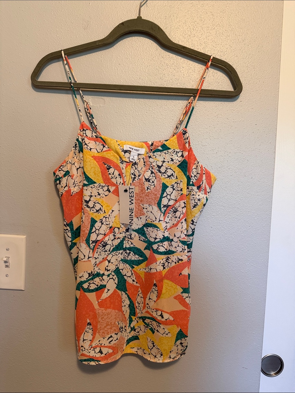 Nine West Coral, Yellow & Teal Floral Slip Top